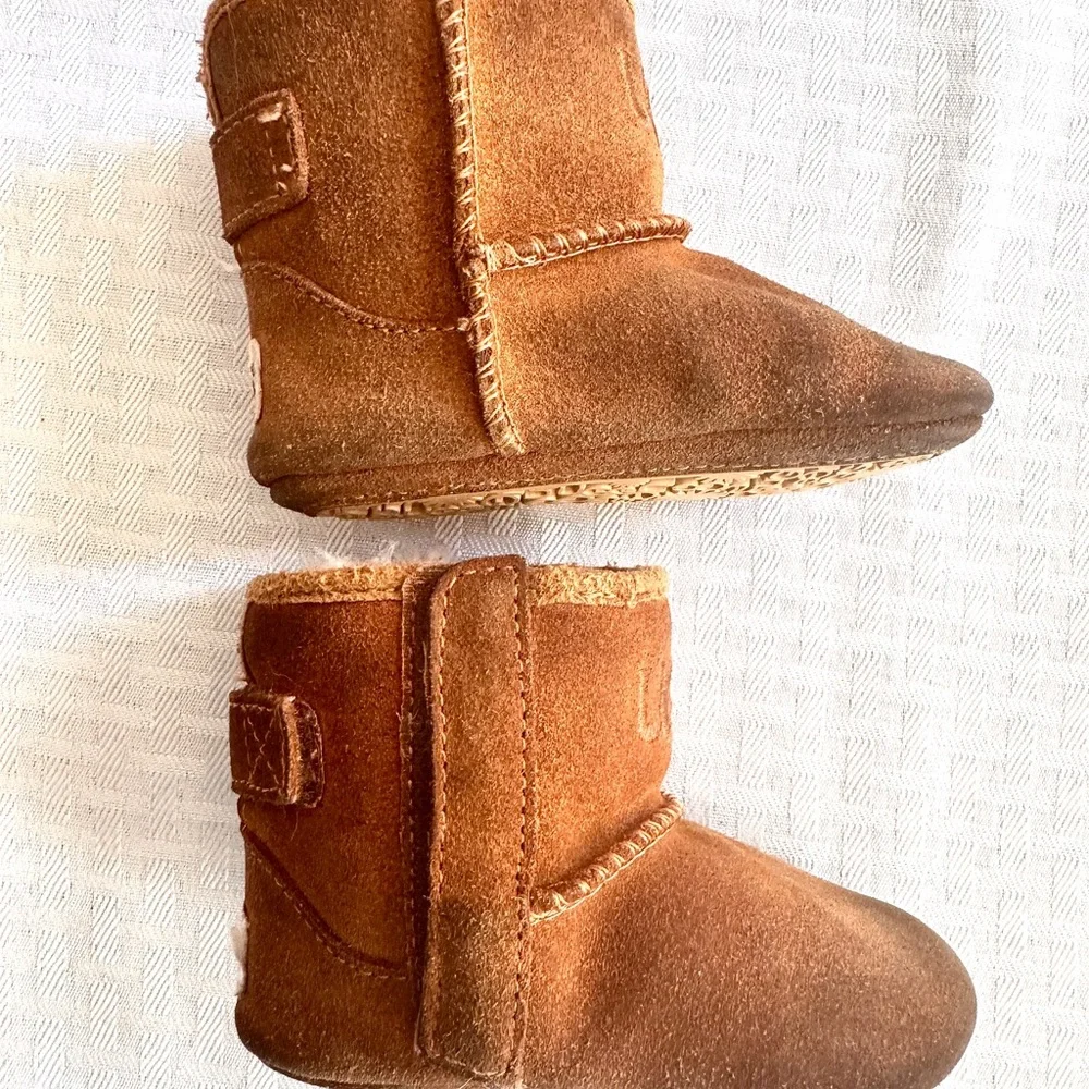 UGG Jesse II‎ Baby Booties Chestnut Suede Shearling Size 2/3 w Box Cozy Winter